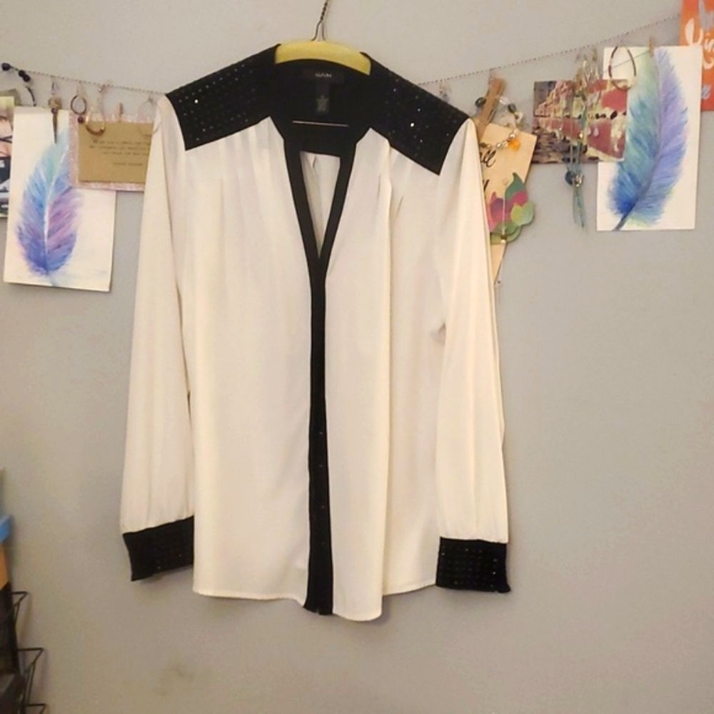 Alfani Blouse, White and Black with blck accent stones, size 10